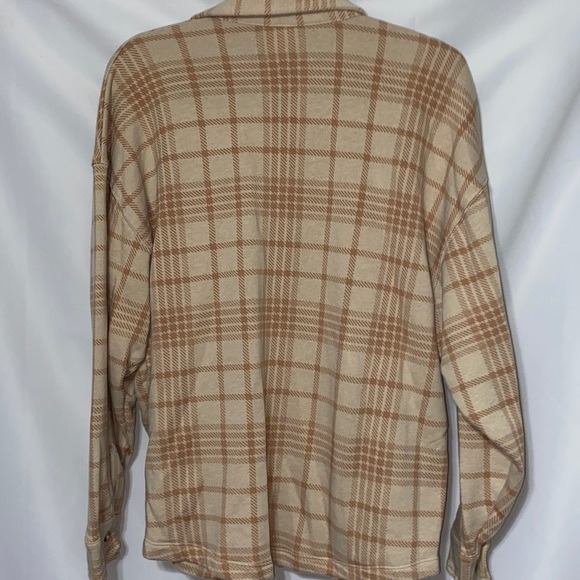 PINK VICTORIA SECRET WO SMALL TAN PLAID FLEECE COMFY LIGHTWEIGHT SHIRT / SHACKET - Picture 10 of 10